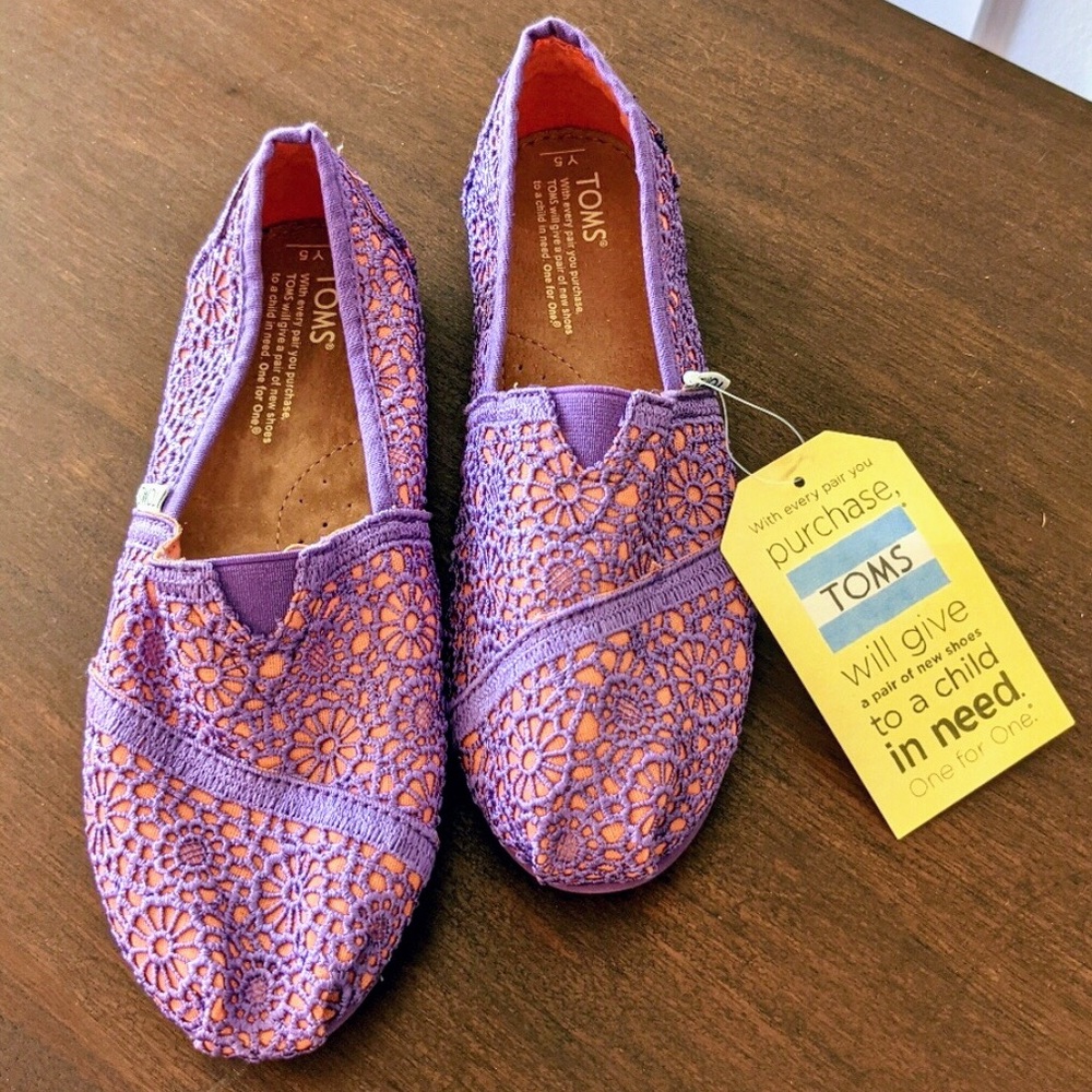 🆕 Toms Crochet Lace Slip-Ons  💜🧡